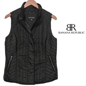 Banana Republic Light Puffer Vest Size M